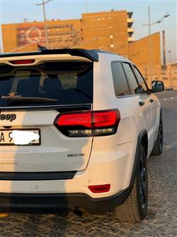 جیپ گراند شیرۆکی